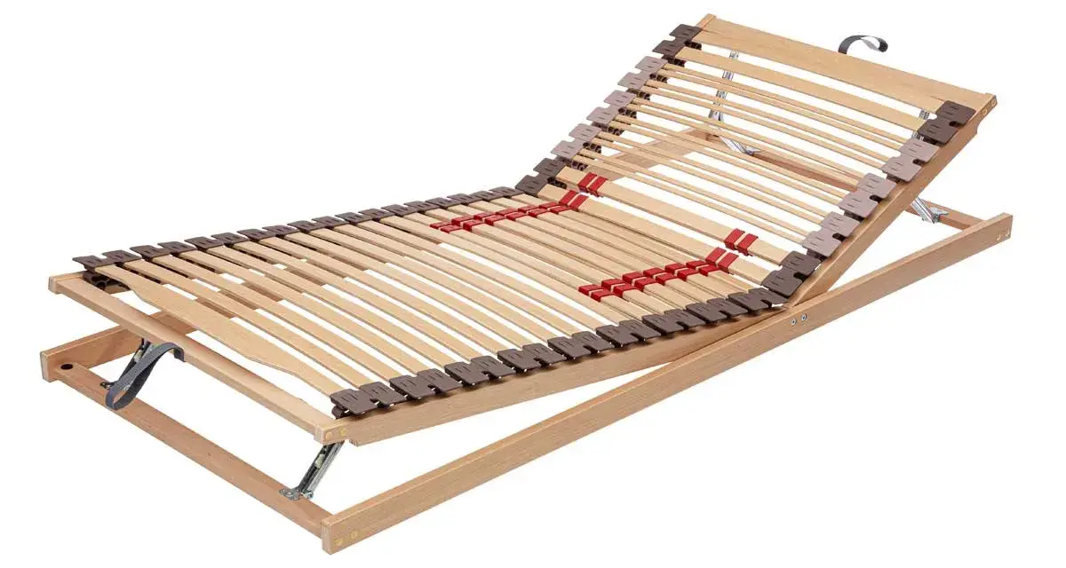 Verstellbarer Lattenrost aus Holz mit flexiblen Leisten. Achten Sie auf die Qualität der Aufhängung und die Anzahl der Leisten für optimalen Schlafkomfort.