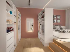 Ein moderner begehbarer Kleiderschrank, der sich gut zum selber bauen eignet. Offene Regale und Schubladen bieten viel Stauraum für Kleidung.