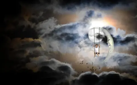 Ein Kind schaukelt am abnehmenden Mond, umgeben von Wolken. Ein Traum vom Schlaf.