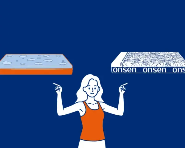 Frau wählt zwischen zwei Matratzen. Eine zeigt Wasserflecken, was auf Nachteile einer Latexmatratze hindeuten könnte. Die andere ist mit "onsen" bedruckt.