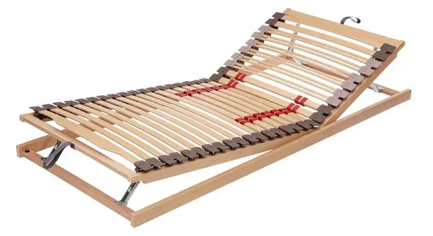 Verstellbarer Lattenrost aus Holz mit flexiblen Leisten. Achten Sie auf die Qualität der Aufhängung und die Anzahl der Leisten für optimalen Schlafkomfort.