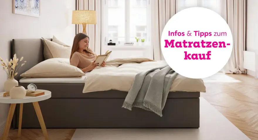 Frau liest Buch im Bett. Infos & Tipps zum Matratzenkauf.