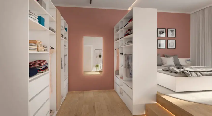 Ein moderner begehbarer Kleiderschrank, der sich gut zum selber bauen eignet. Offene Regale und Schubladen bieten viel Stauraum für Kleidung.